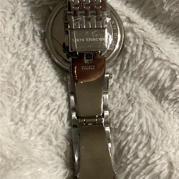 Reduced! NWT Authentic Michael Kors Watch - Picture 6 of 13